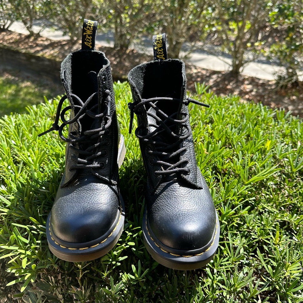 Dr. Martens boots. Women size 7. Good condition .